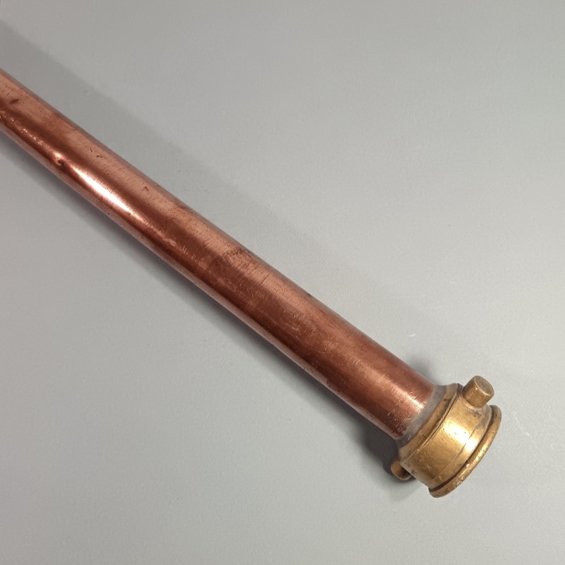 LANCE EN CUIVRE ET LAITON DES SAPEURS POMPIERS MODELE A VISSE XIX ème SIECLE LONGUEUR 77 cm